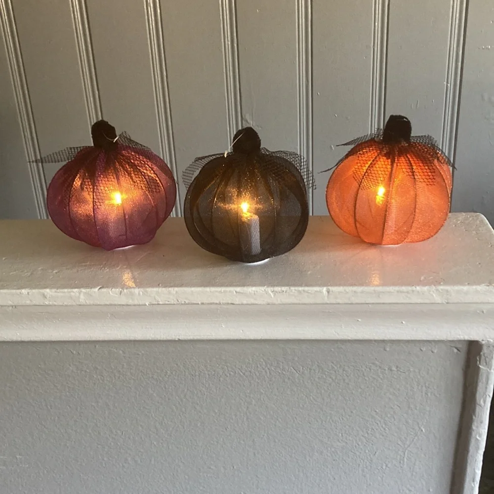 NWT- Set of 3-  Elegant Lace Covered Light Up LED Halloween Pumpkin Decorations
